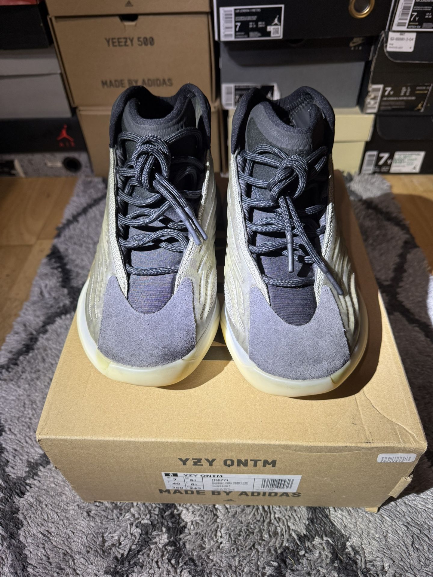 Yeezy Quantum Gray Size 7