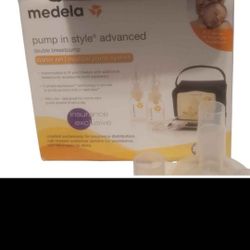 Medela Double Breast Pump Like NEW