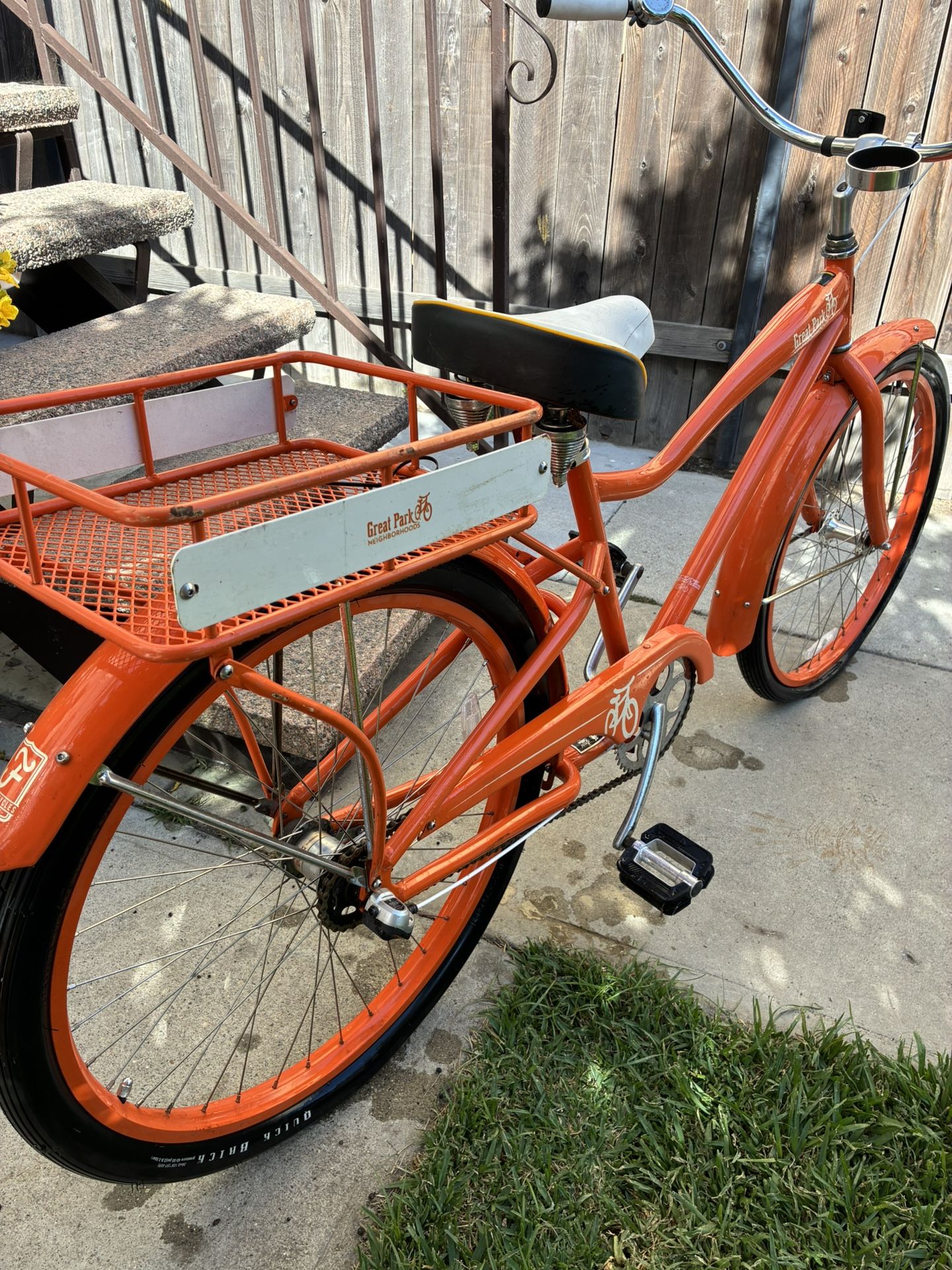 Beach Cruiser 26 Inch Ready To Ride Bright Orange $100 like new