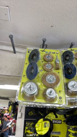 Ryobi 8-Piece Wire Brush and Flap Disc Set