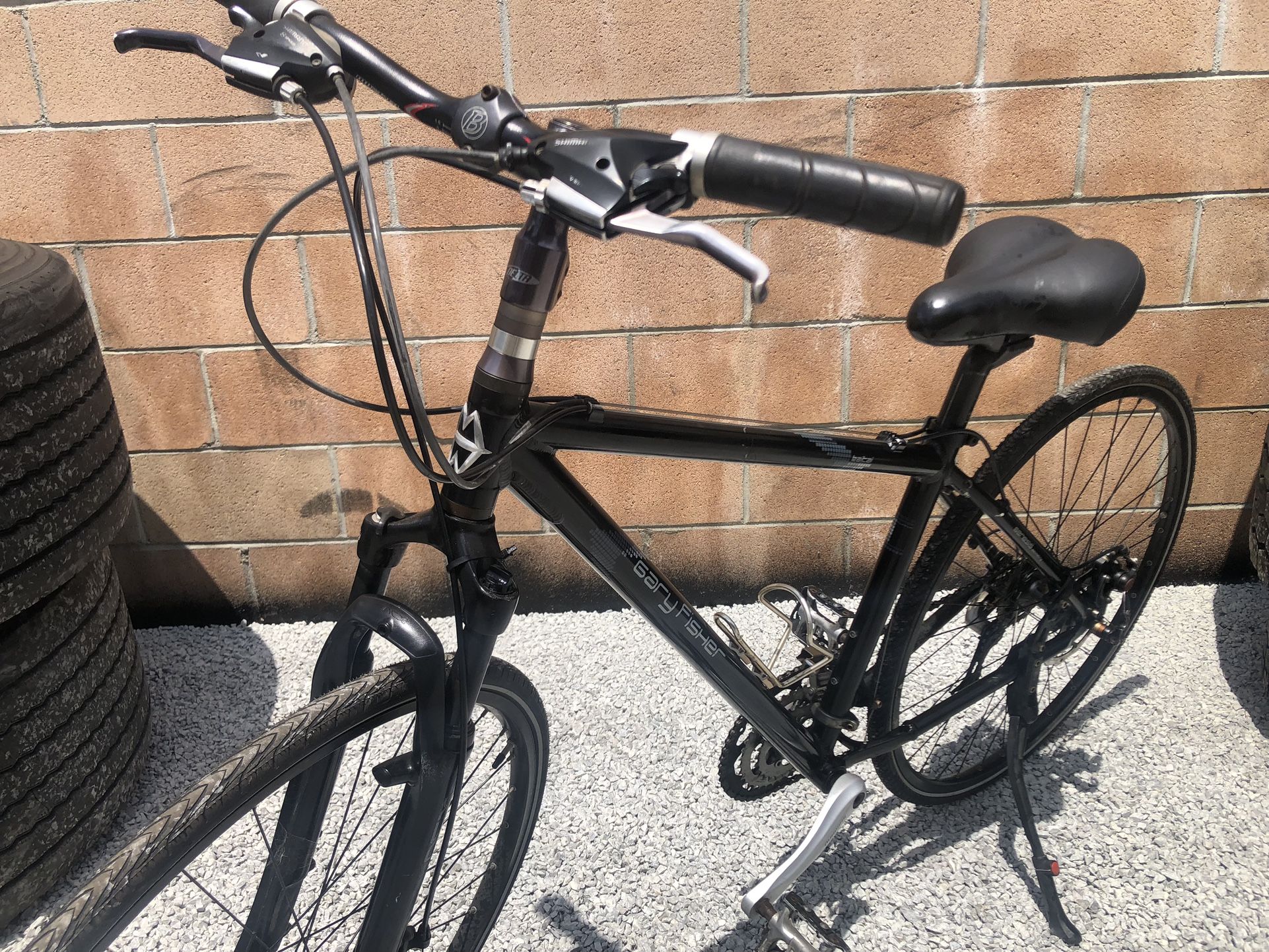 Gary Fisher Kaitai. 24 Speed Medium Size Lightweight Aluminum Frame With Disc Brakes