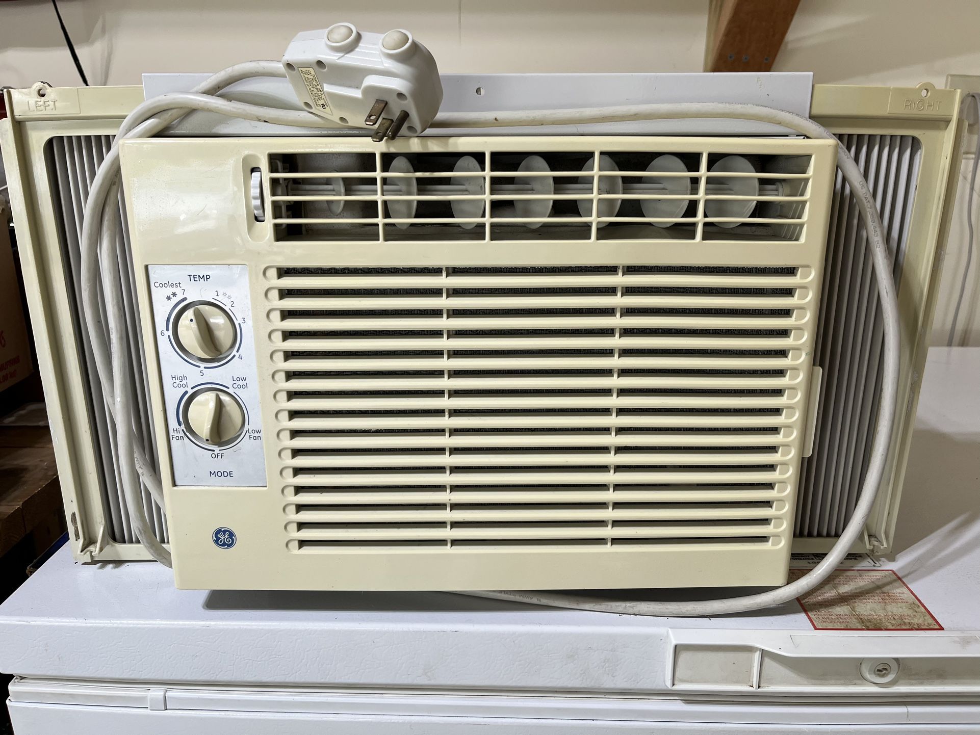 GE 115 Small Window Air Conditioner