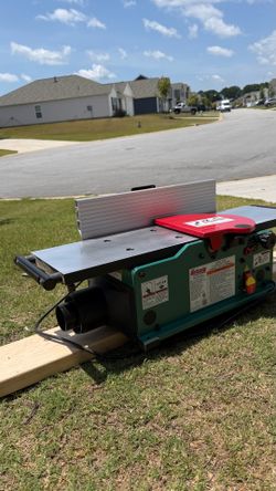 Grizzly G0947 - 8" Benchtop Jointer with Spiral-Type Cutterhead