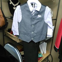 New 2t boy suit Christmas holiday