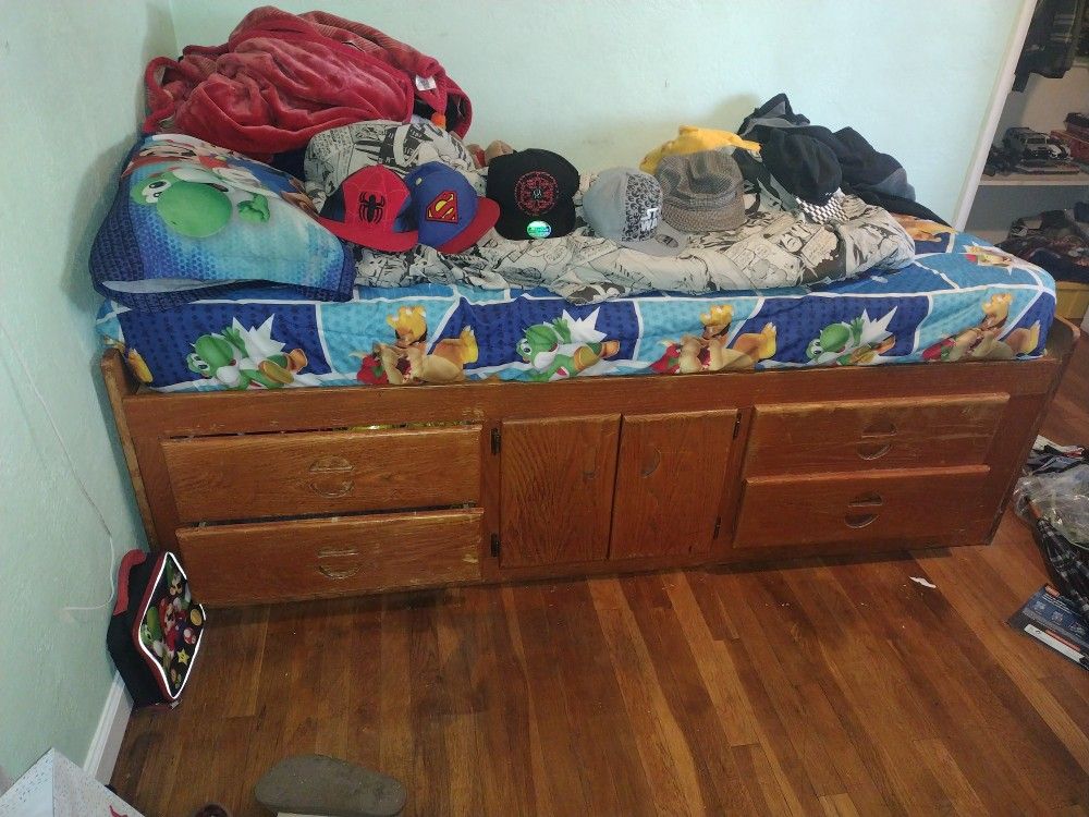 Twin Bed With Mattress AND With Storages And Drawers