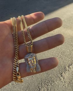 14 chain with 14k diamond pendant