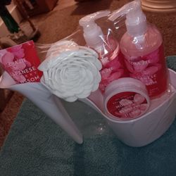 Drezz Bath And Bath Set