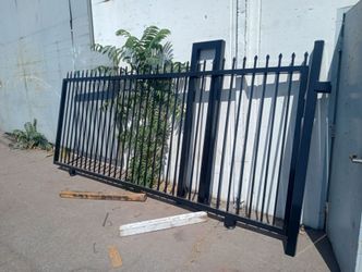 Sliding gate