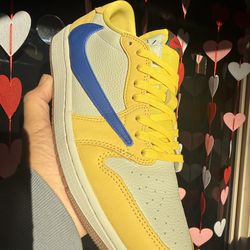 Jordan 1 canary size 12Women  10.5 Men
