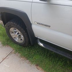 2005 Chevy 2500HD Truck