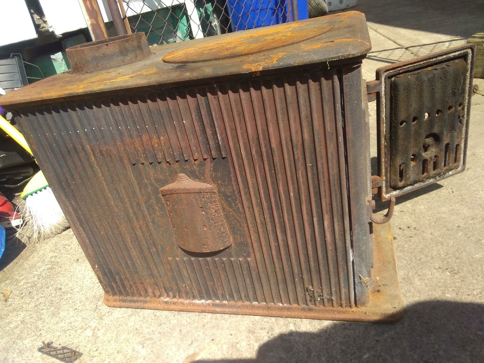 Reginald 101 Old-fashioned Wood Burning Stove Cast Iron for Sale in  Cleveland, OH - OfferUp