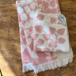 Vintage Pink And White Towel Set Of 2 