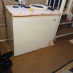 Chest Freezer. Works Perfect. 