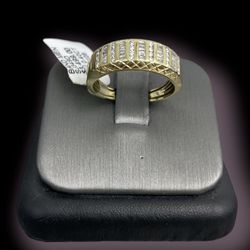 10 Kt Real Gold & Diamond Ring