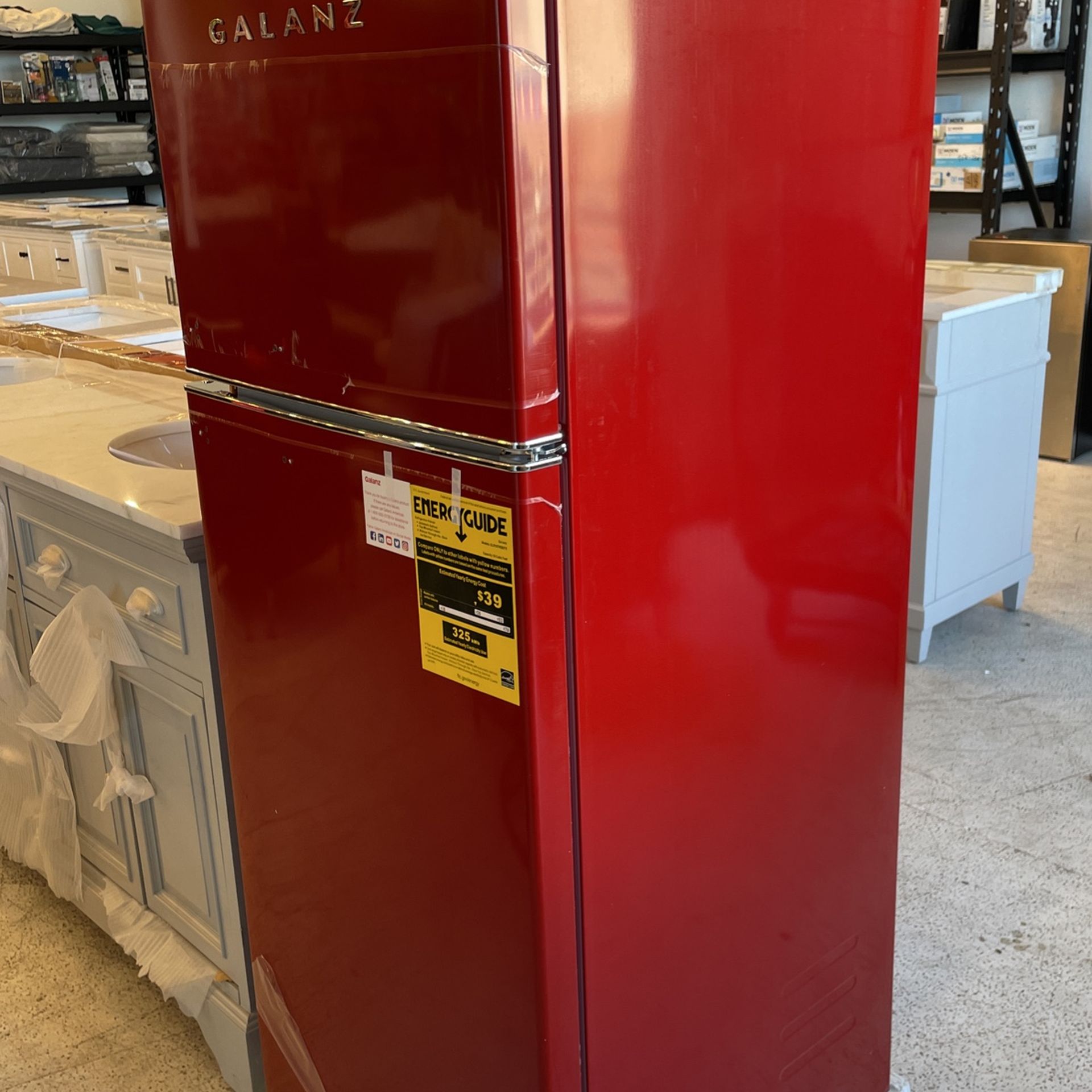 GALANZ 10.0 CU. FT. RETRO TOP FREEZER REFRIGERATOR 400 for Sale in Las