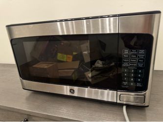 Countertop Microwave with Convenience Cooking Controls - Stainless Steel