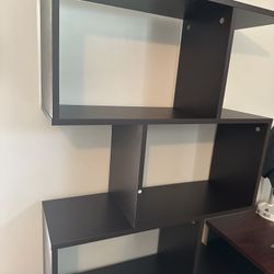 🪵 Estante moderno en forma de "S"/ 🪵 Modern "S" shaped shelf