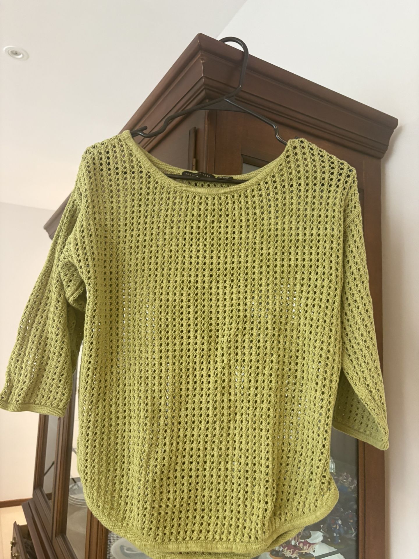 I sell all the sweaters for a single price