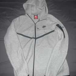  Gray Nike Tech Fleece, Size M