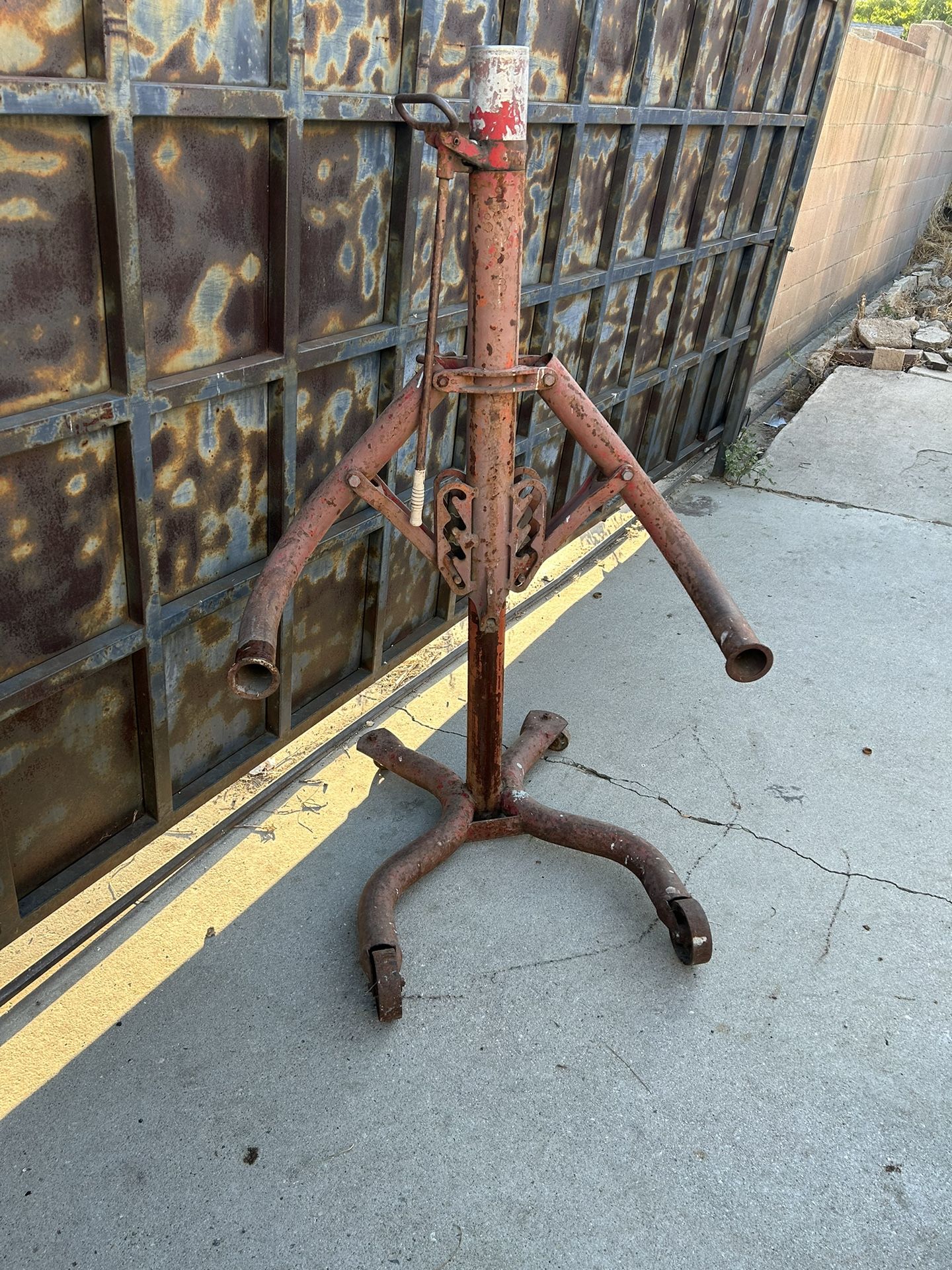 Vintage 1950’s Milwaukee Hydraulic Bumper lift And Now Maybe Used As An Art Deco Abstract Piece