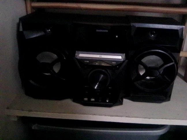 Magnavox Bluetooth Desktop Stereo