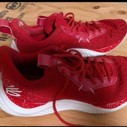 Men’s basketball shoes, size 9
