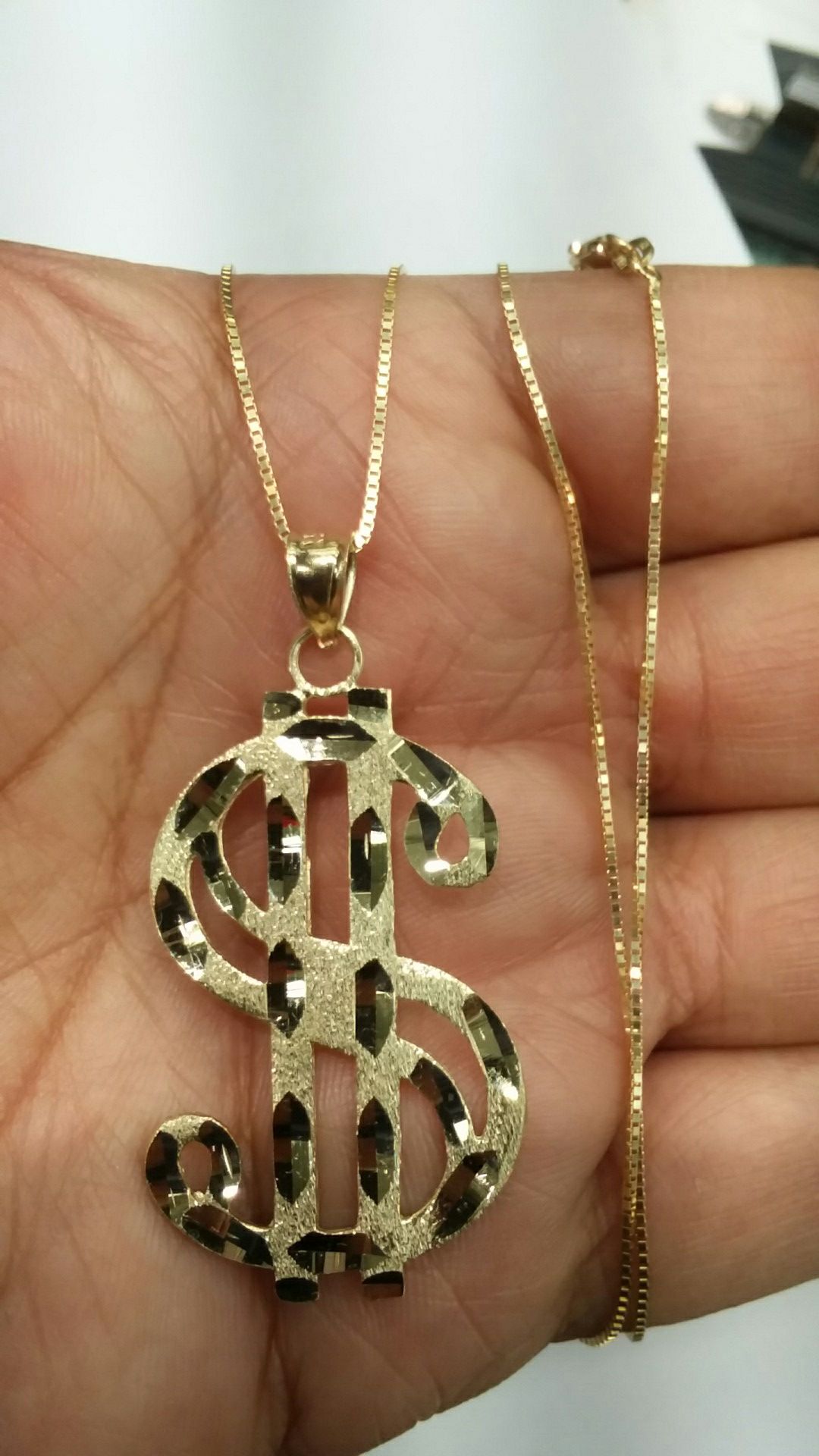 14k Gold Charm & chain 20 inch long 8.7 grams Christmas Special