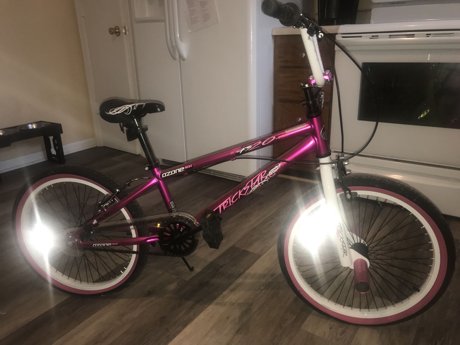 Girls 20’ trickstar bike