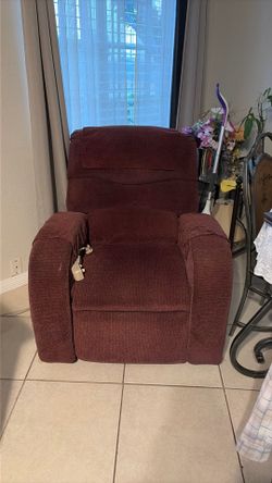 Power Lift Recliner Chair – Excellent Condition – Works Great