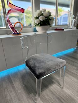 Shlomi Haziza 5 Acrylic Dining Chairs set 