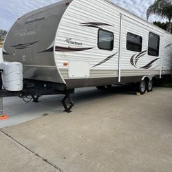 2012 Coachmen Catalina Deluxe Edition