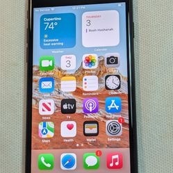 NICE APPLE iPhone 7 UNLOCKED 32GB Cell Phone