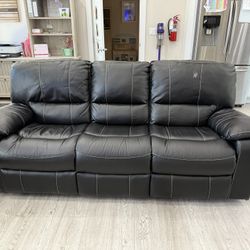 Black Leather Reclining Sofa With 2 Recliners 