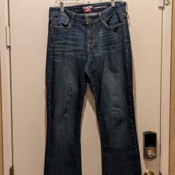 Women's Levi's Jeans