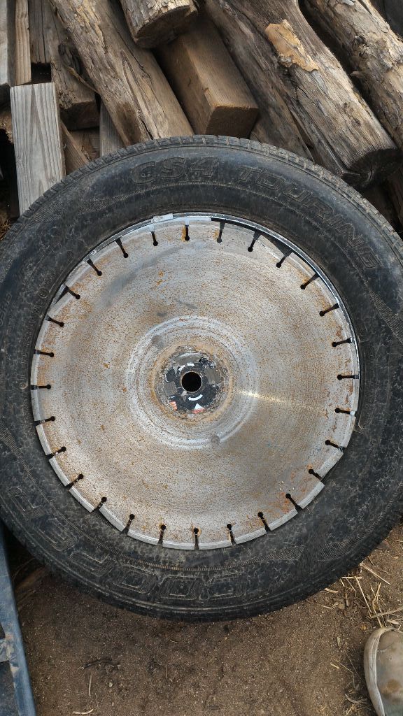 Concrete cutting blade