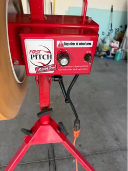 Fast pitch Baseline Pitching machine