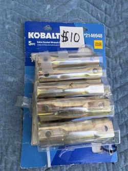 Valve socket wrench set