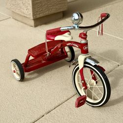 Classic Radio Flyer Tricycle 