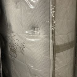 Stearns and foster king queen or king bed for sale mattress and box spring set together