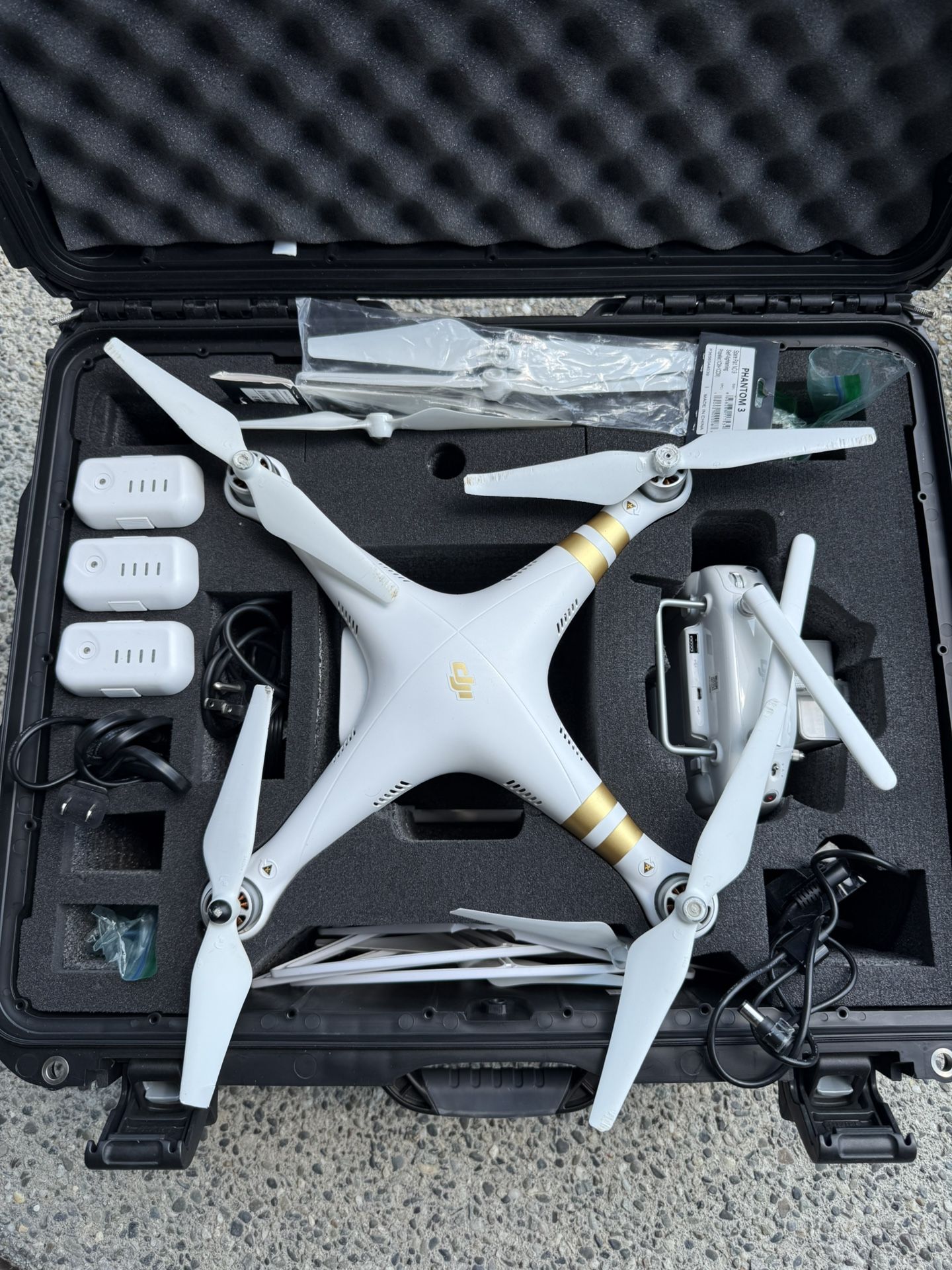 DJI Phantom 3 Professional Quadcopter Drone with 4K Camera (Damaged)