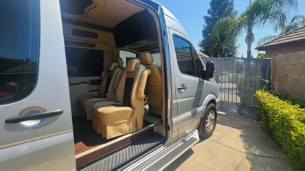 Mercedes-Benz Sprinter 2500 Luxury Conversion Van