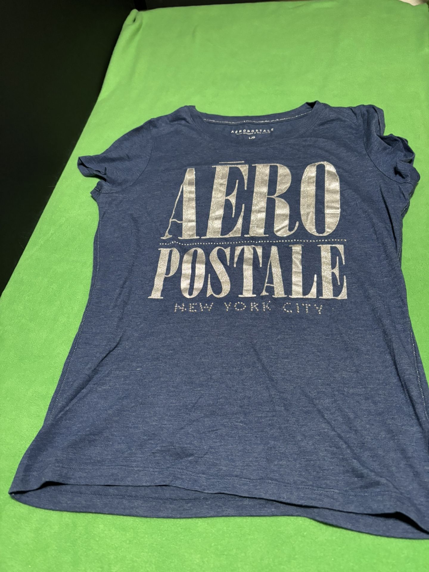 Aeropostale T Shirt Large