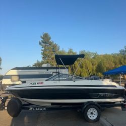 Larson Seven Passenger Ski/Fishing Boat