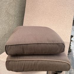 4 chair cushions