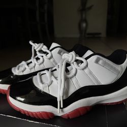 Jordan 11 Retro Low Concord Bred