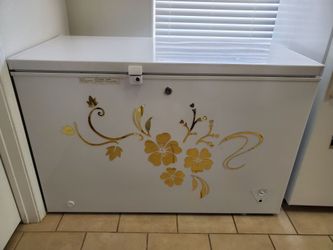 GE 10.6 Cu. Ft. Manual Defrost Chest Freezer