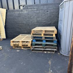 FREE Pallets. You Load And Pick Up 