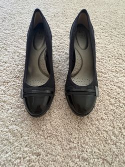 BRAND-NEW BLACK SHOES — ONLY $5! 🖤