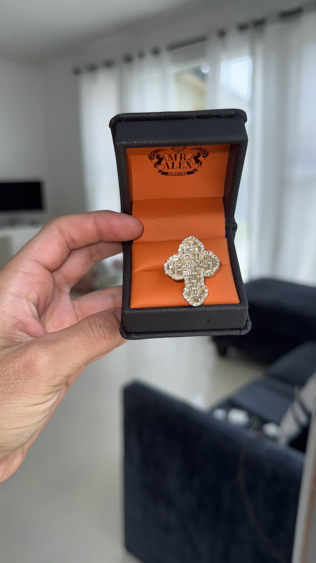 Diamond Ring With Baguettes !