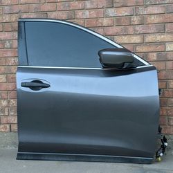 2014-2019 Nissan Rogue Front Right Door